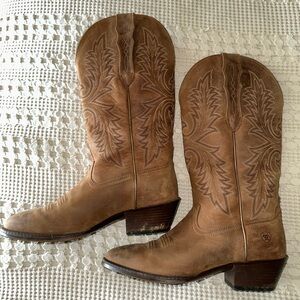 Ariat Wide Calf Cowboy Boots 🤎